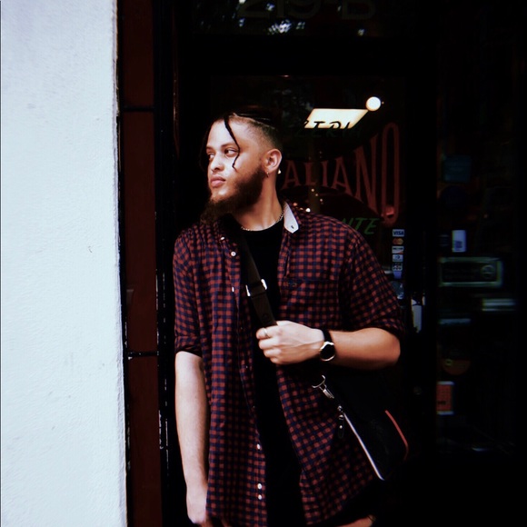 Meet your Posher, Josh - Picture 3 of 3